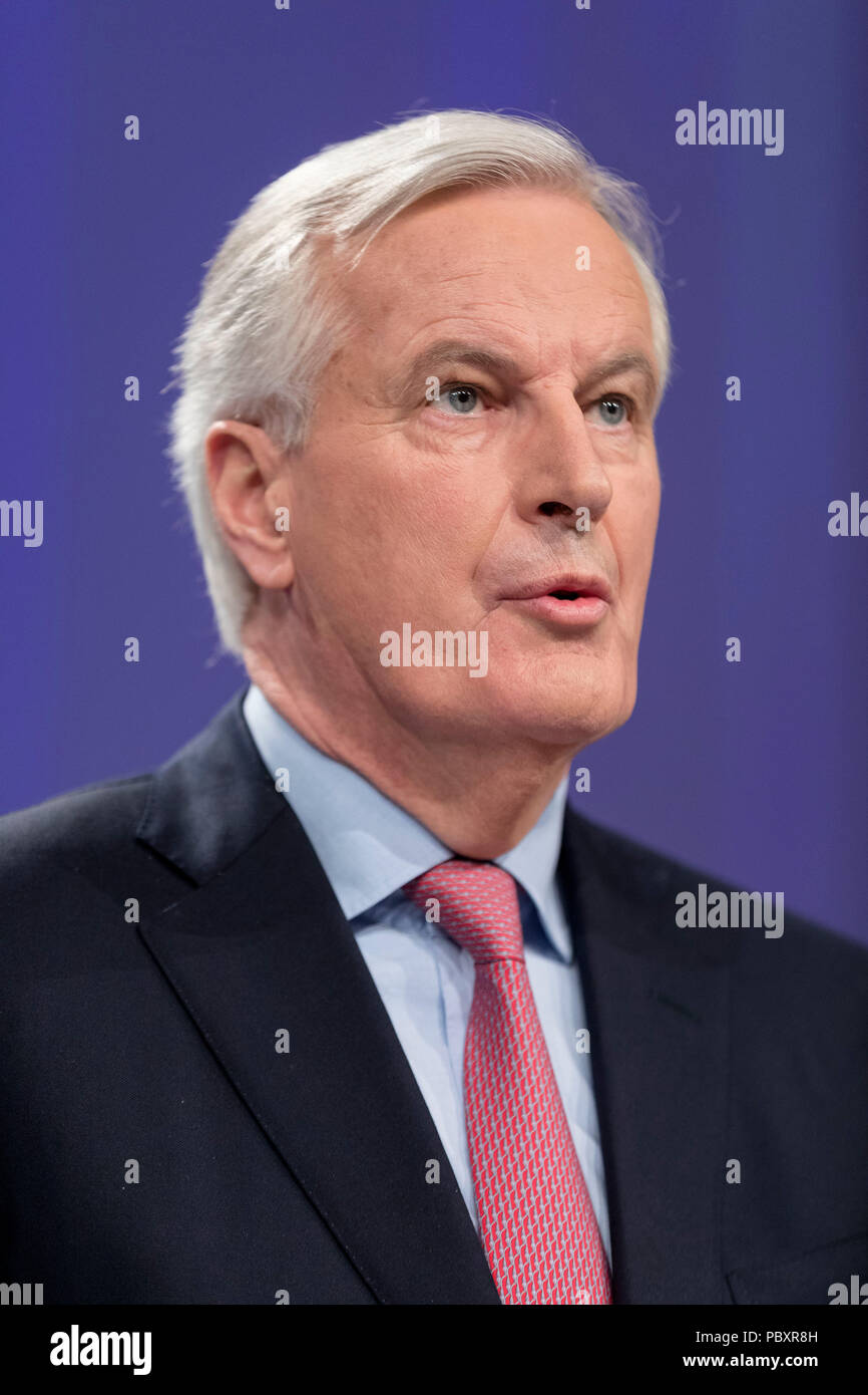 Il Belgio, Bruxelles, su 2018/02/28: Michel Barnier, UE del Capo negoziatore per Brexit, presentando una bozza di accordo per quanto riguarda l'uscita dell'Inghilterra da th Foto Stock