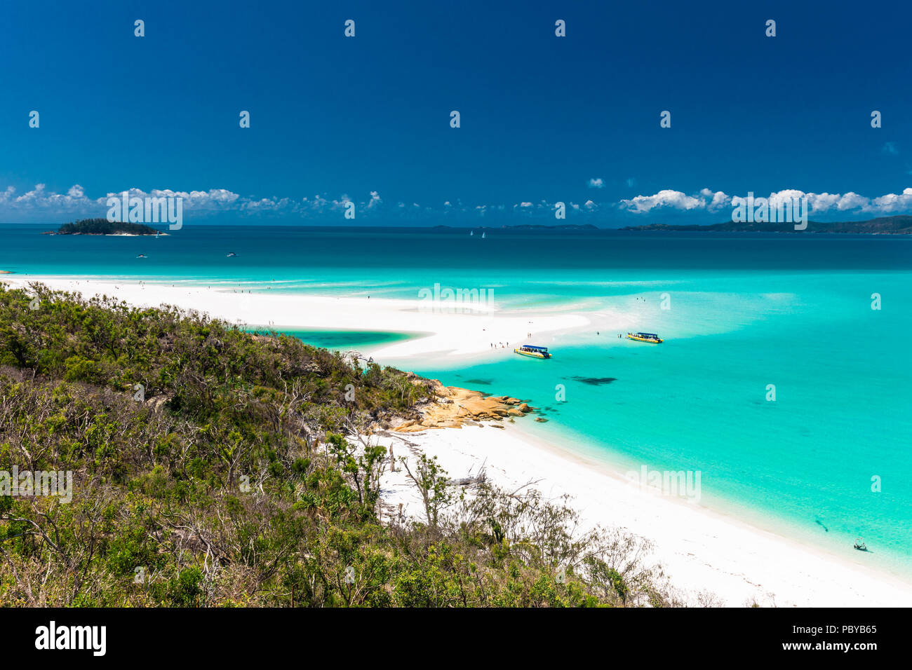 Incredibile famosa Whitehaven Beach nelle isole Whitsunday, Queensland, Australia Foto Stock