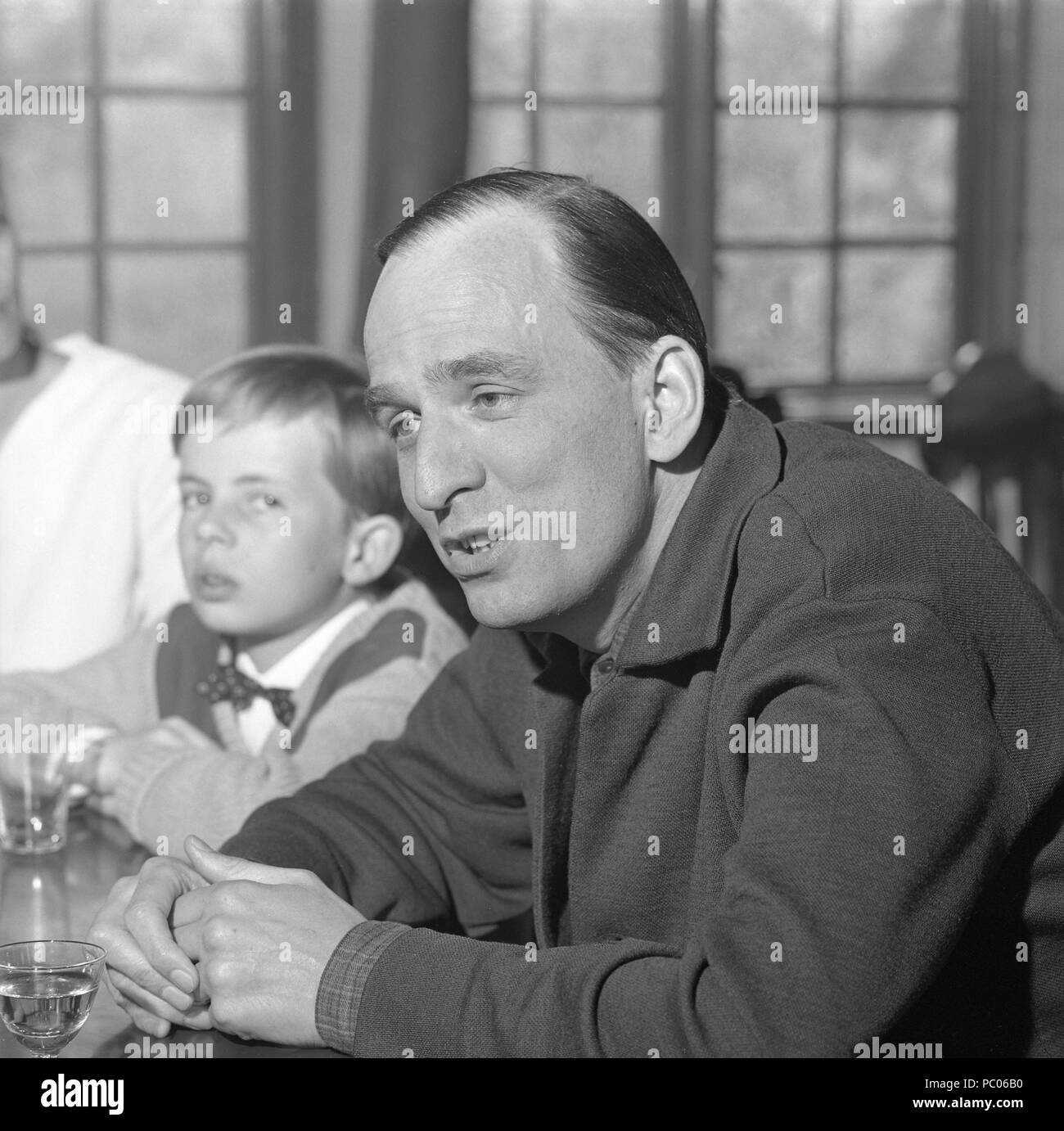 Ingmar Bergman. 1918-2007. Regista svedese. Nella foto qui 1962 quando si parla del suo prossimo film il silenzio che avrà il premiere 23 settembre 1963. Foto Stock