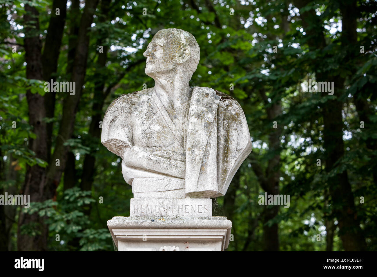 Demostene, 384-322 A.C. una statista greco e oratore dell'antica Atene, busto a Nordkirchen Moated Palace, Germania Foto Stock