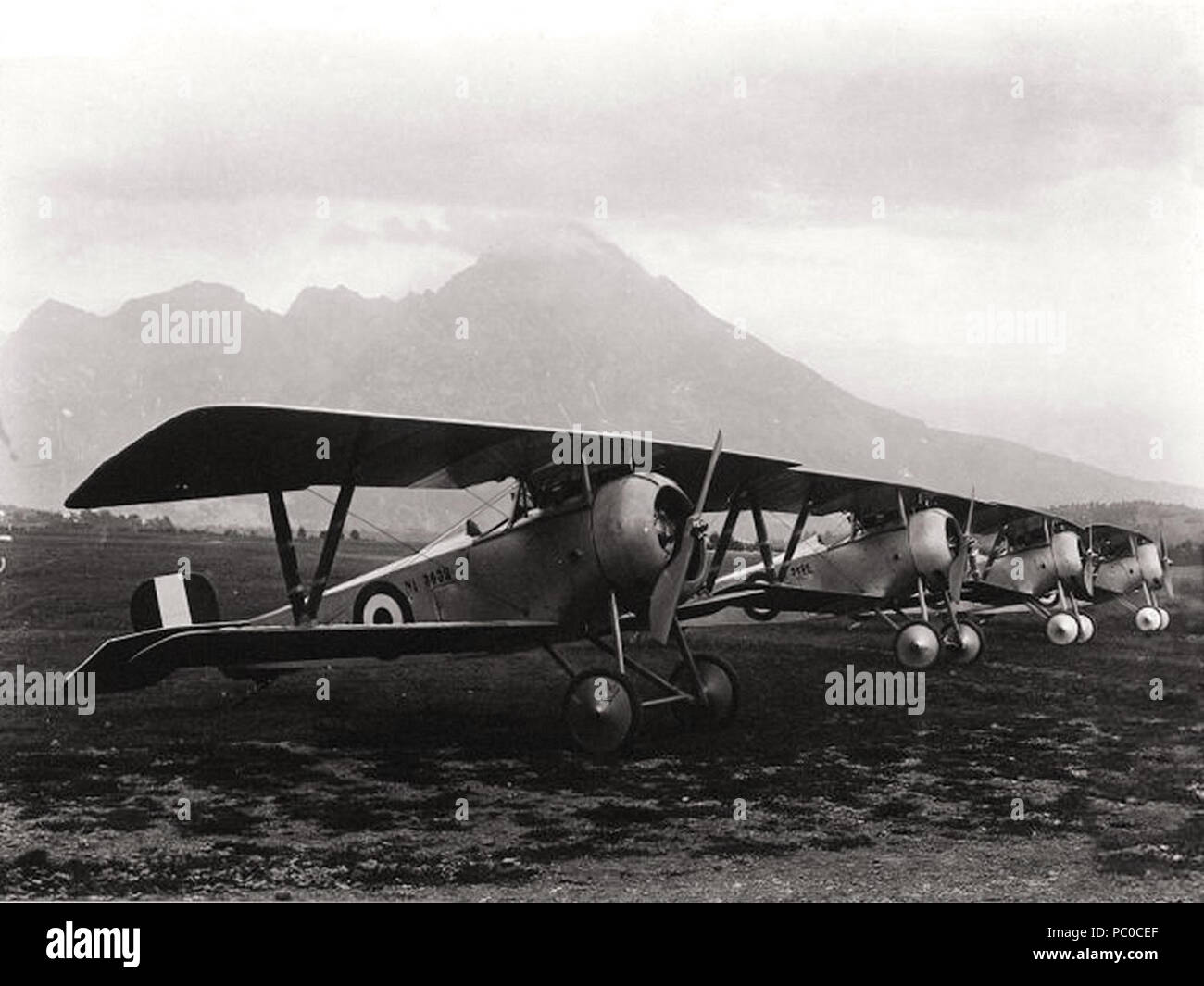 302 Italiano Nieuport Ni.17 lineup Foto Stock