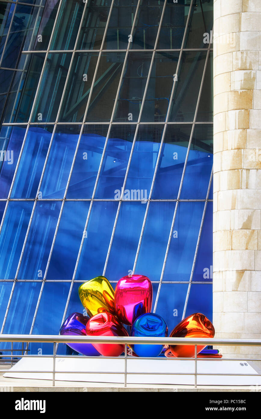 "Tulipani" di Jeff Koons, il Guggenheim Museum Bilbao, Biscaglia, Paese Basco, Euskadi, Euskal Herria, Spagna, Europa Foto Stock