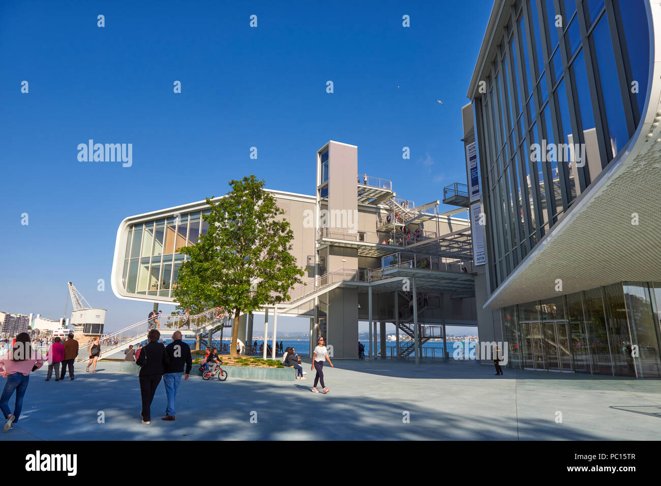 Botín Museo Centro di Arte e cultura. Botín Foundation, architetto Renzo Piano. Santander, Mare cantabrico, Cantabria, Spagna, Europa Foto Stock