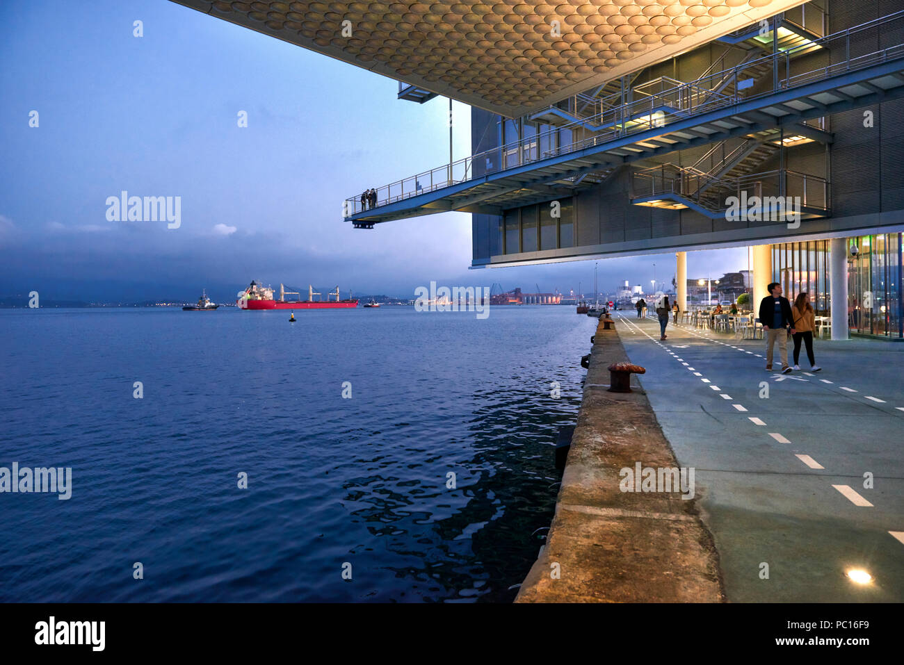 Botín Museo Centro di Arte e cultura. Botín Foundation, architetto Renzo Piano. Santander, Mare cantabrico, Cantabria, Spagna, Europa Foto Stock