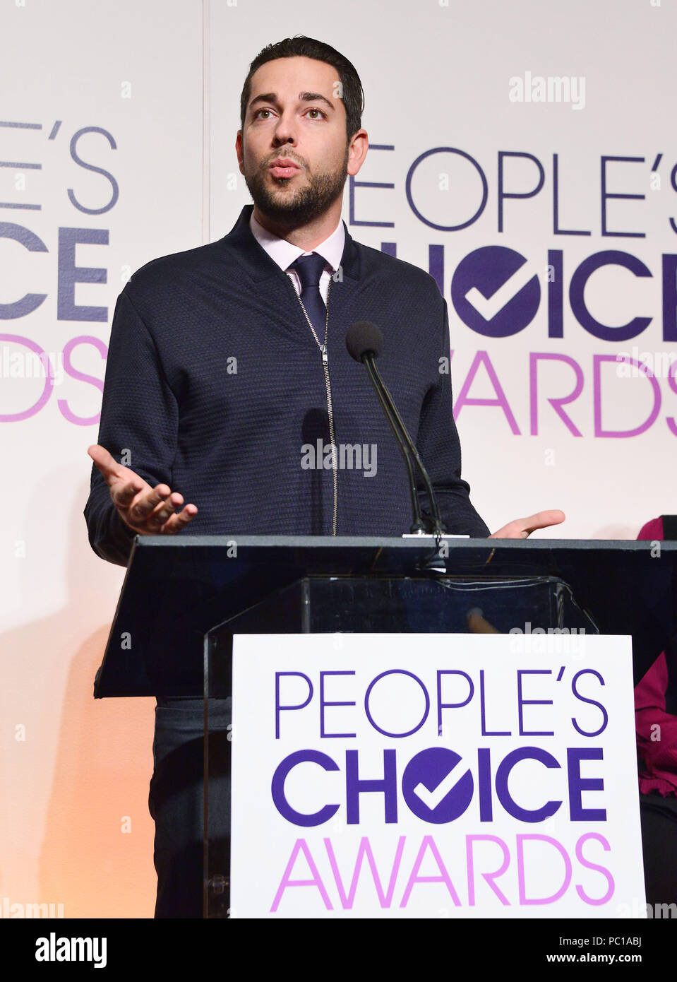Zachary Levi 051 presso il popolo Choice Awards 2015 al Paley Center di Los Angeles. Nov. 3, 2015.Zachary Levi 051 ------------- Red Carpet Event, verticale, STATI UNITI D'AMERICA, industria cinematografica, celebrità, fotografia, Bestof, arte cultura e intrattenimento, Topix celebrità moda / Verticale, meglio di, evento nella vita di Hollywood - California, moquette rossa e dietro le quinte, USA, industria cinematografica, celebrità, movie celebrità, personaggi televisivi, musica celebrità, fotografia, Bestof, arte cultura e intrattenimento, Topix, tre quarti, verticale, una persona, dall'anno , 2015, inchiesta tsuni@Gamma-USA.com Foto Stock