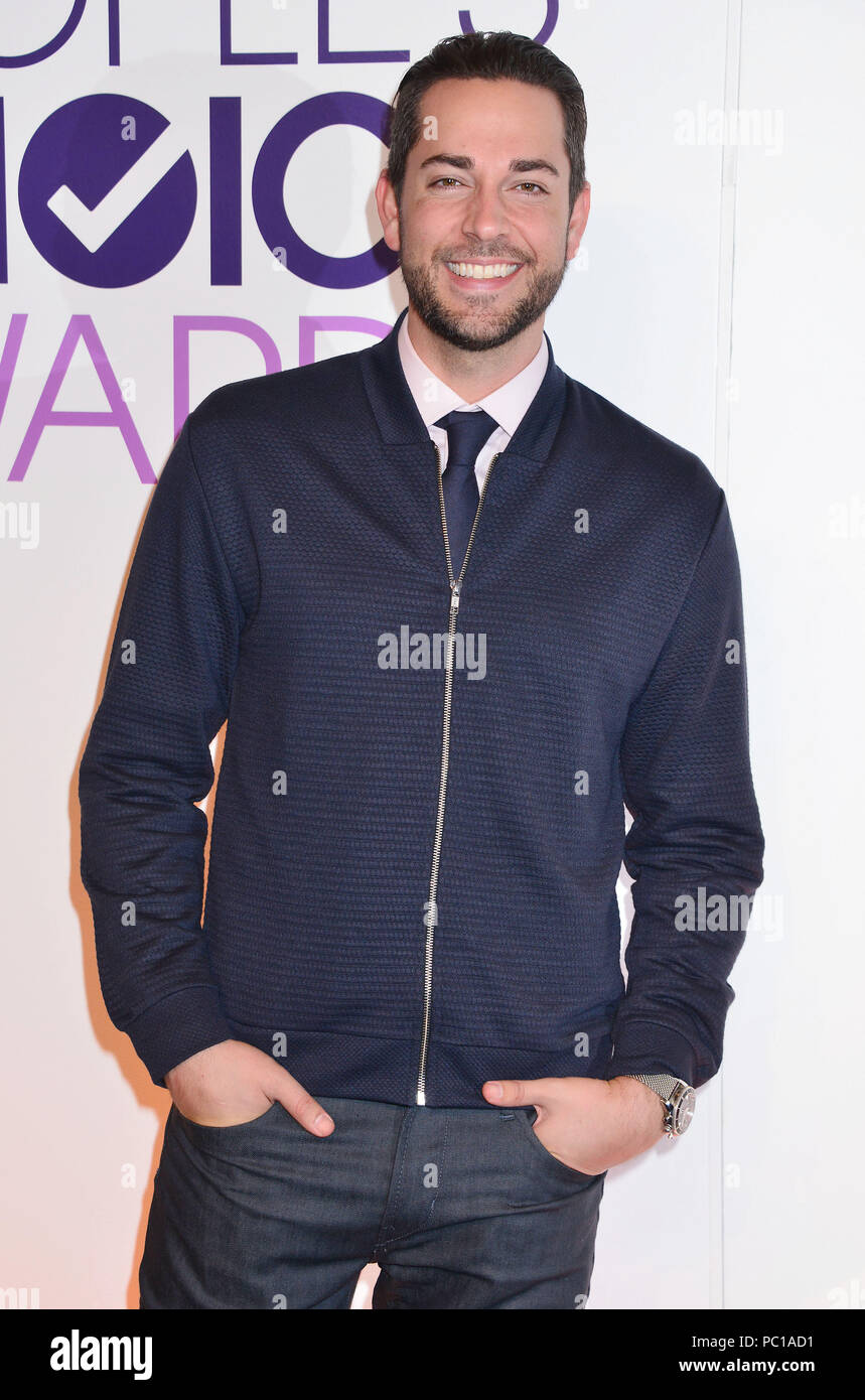 Zachary Levi 055 presso il popolo Choice Awards 2015 al Paley Center di Los Angeles. Nov. 3, 2015.Zachary Levi 055 ------------- Red Carpet Event, verticale, STATI UNITI D'AMERICA, industria cinematografica, celebrità, fotografia, Bestof, arte cultura e intrattenimento, Topix celebrità moda / Verticale, meglio di, evento nella vita di Hollywood - California, moquette rossa e dietro le quinte, USA, industria cinematografica, celebrità, movie celebrità, personaggi televisivi, musica celebrità, fotografia, Bestof, arte cultura e intrattenimento, Topix, tre quarti, verticale, una persona, dall'anno , 2015, inchiesta tsuni@Gamma-USA.com Foto Stock