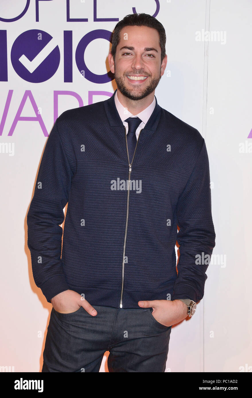 Zachary Levi 056 presso il popolo Choice Awards 2015 al Paley Center di Los Angeles. Nov. 3, 2015.Zachary Levi 056 ------------- Red Carpet Event, verticale, STATI UNITI D'AMERICA, industria cinematografica, celebrità, fotografia, Bestof, arte cultura e intrattenimento, Topix celebrità moda / Verticale, meglio di, evento nella vita di Hollywood - California, moquette rossa e dietro le quinte, USA, industria cinematografica, celebrità, movie celebrità, personaggi televisivi, musica celebrità, fotografia, Bestof, arte cultura e intrattenimento, Topix, tre quarti, verticale, una persona, dall'anno , 2015, inchiesta tsuni@Gamma-USA.com Foto Stock