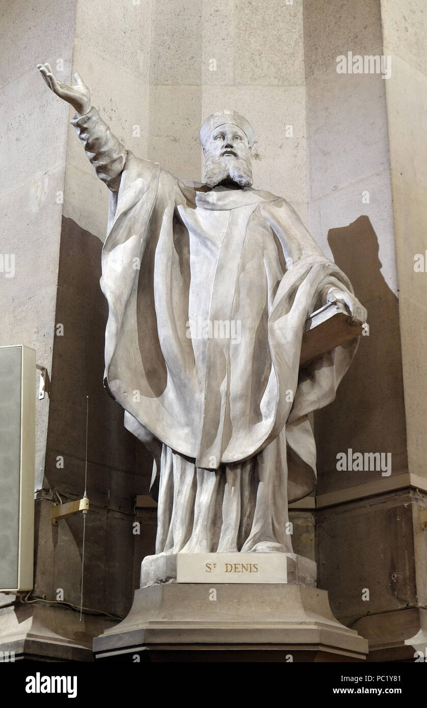 Statua di Saint Denis in San Francesco Saverio la Chiesa in Parigi, Francia Foto Stock