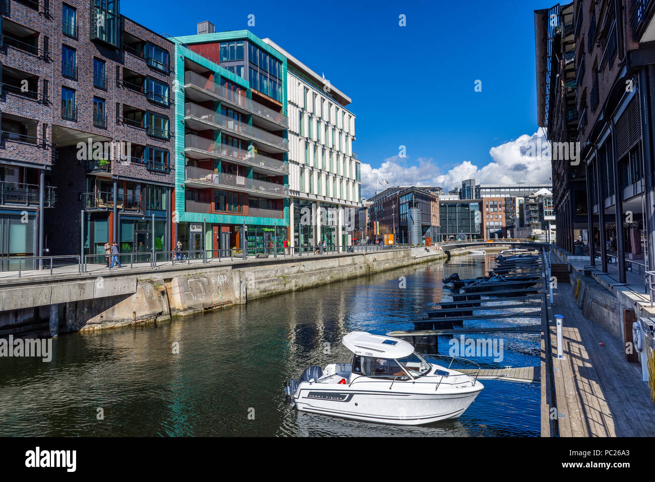 Tipico esempio di architettura scandinava nella Aker Brygge area in Oslo, Norvegia Foto Stock