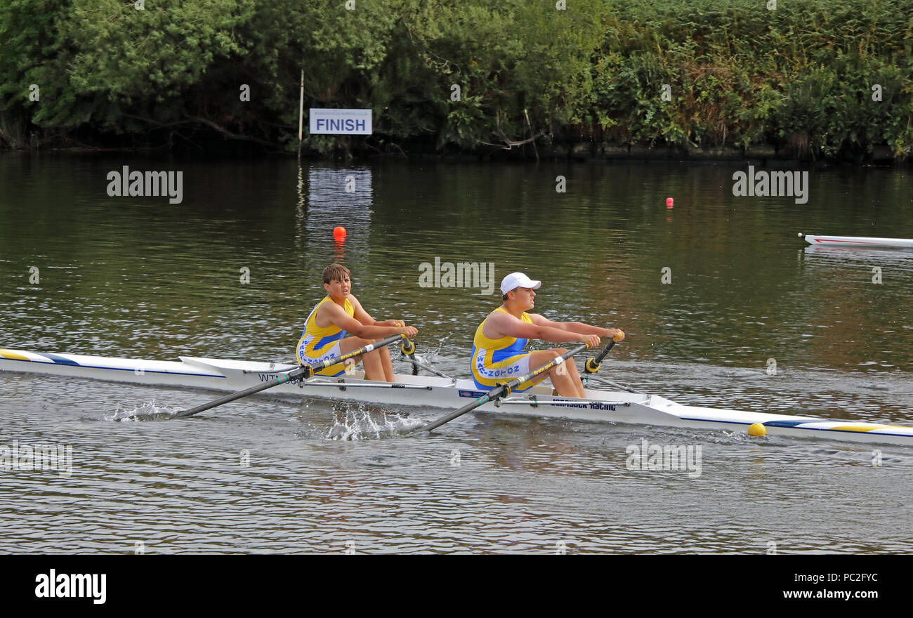 WRC, J14 raddoppia, a Warrington Rowing Club 2018 Estate regata, Howley lane, Mersey River, Cheshire, North West England, Regno Unito Foto Stock