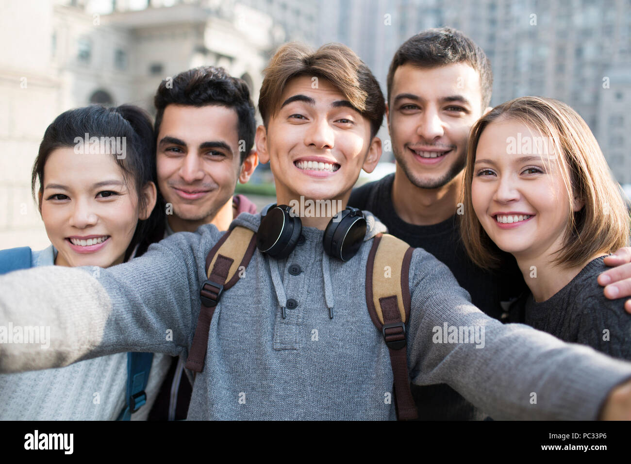 Allegro all'estero studenti del campus Foto Stock