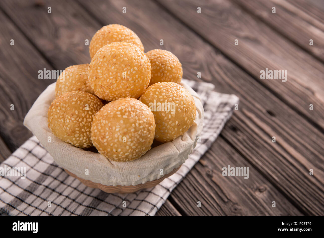 Onde-onde. Indonesiano tradizionale cibo di strada Foto Stock