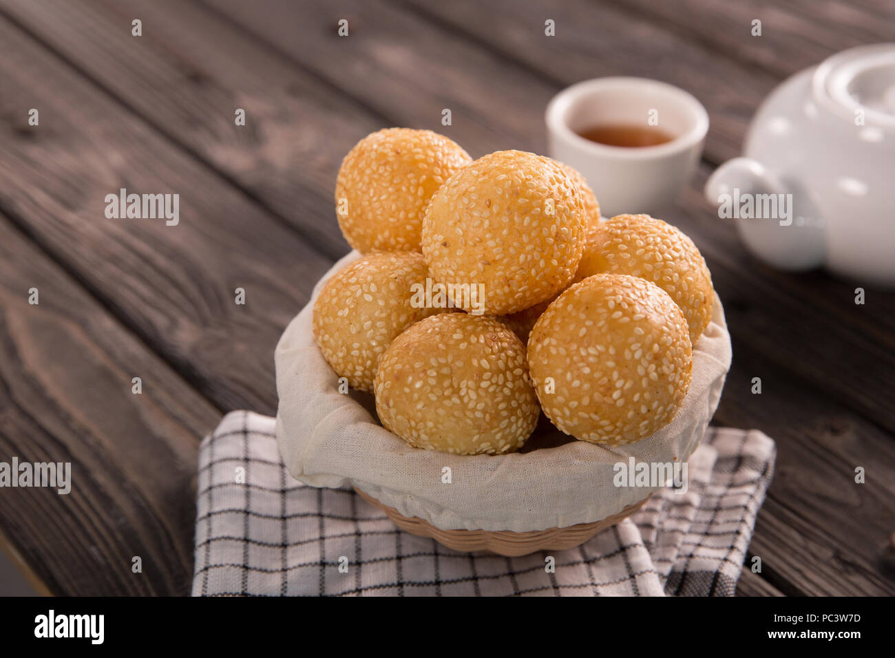 Onde-onde. Indonesiano tradizionale cibo di strada Foto Stock