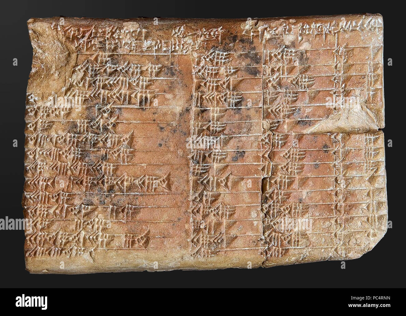 6290. Babilonese tavoletta cuneiforme che trattano con complicati problemi matematici, forse connesso con problemi architettonici. C. 1700 BC. Mesopotamia. Foto Stock