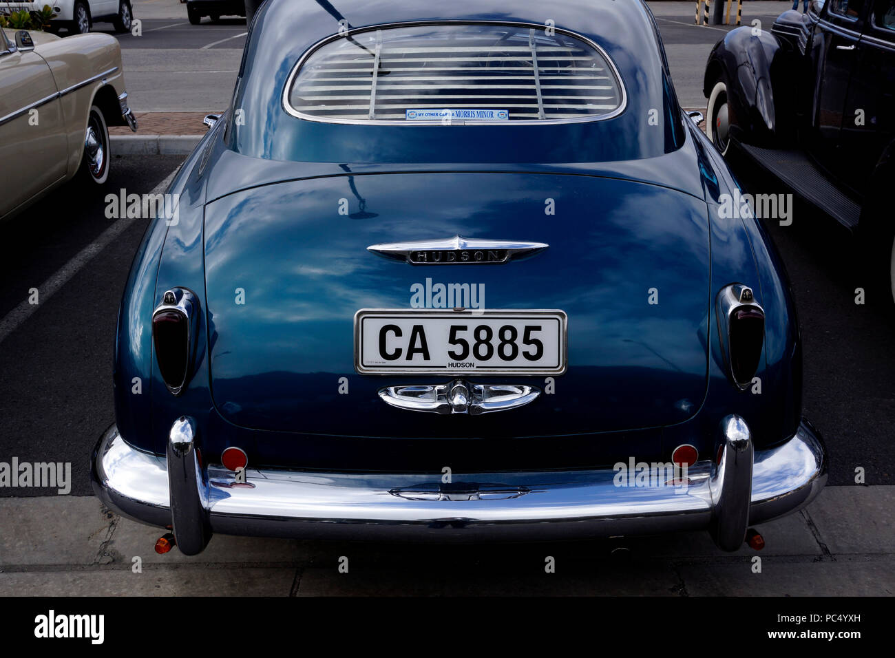 Un vintage Hudson automobile parcheggiata in Hout Bay, Città del Capo, Sud Africa. Foto Stock