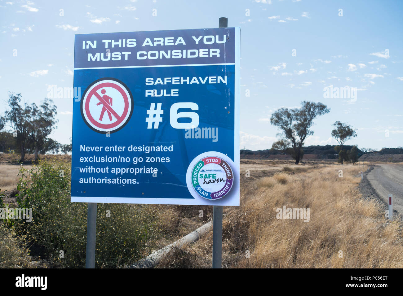 Regola di sicurezza #6 di 7 lungo l'entrata di Whitehaven miniera di carbone, Werris Creek NSW Australia. Foto Stock