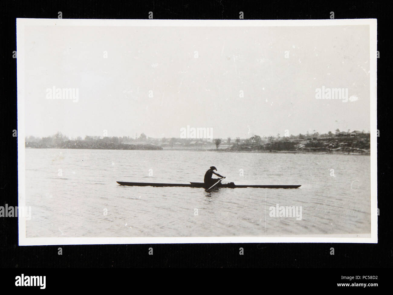 185 Elsie Ellen Hawkins in un singolo scull Foto Stock