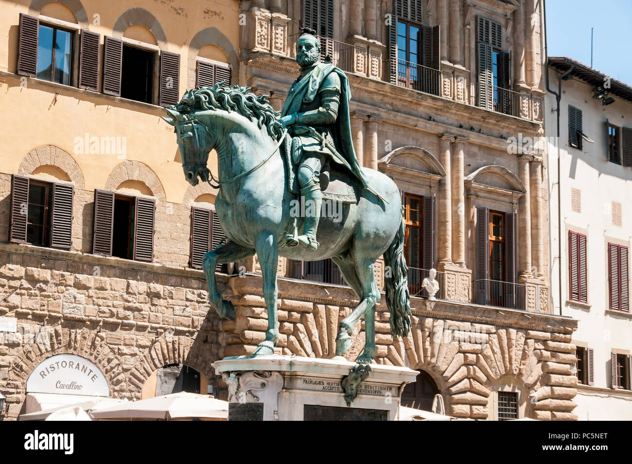 Statua equestre di Cosimo I de' Medici, politico, banchiere, nel Piazzale Michelangelo, Firenze, Toscana, Italia Foto Stock