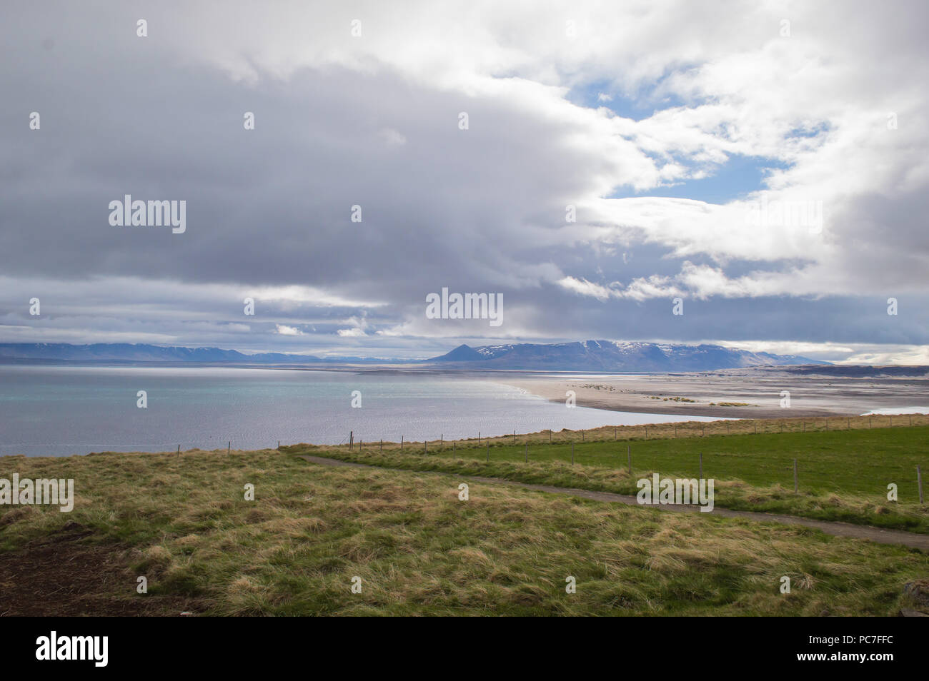 Vista panoramica f il paesaggio di Hvitserkur, Islanda Foto Stock