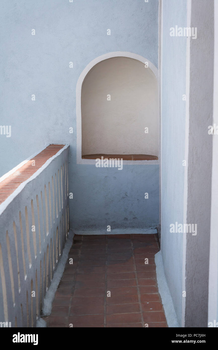 Dettagli architettonici del balcone di architettura coloniale spagnola, casa dei fratelli Serdan, Puebla, Messico Foto Stock