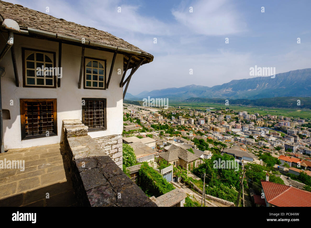 Vista dalla Zekate house, casa fortificata, Shtëpia e Zekatëve, Argirocastro, Gjirokastër, Albania Foto Stock