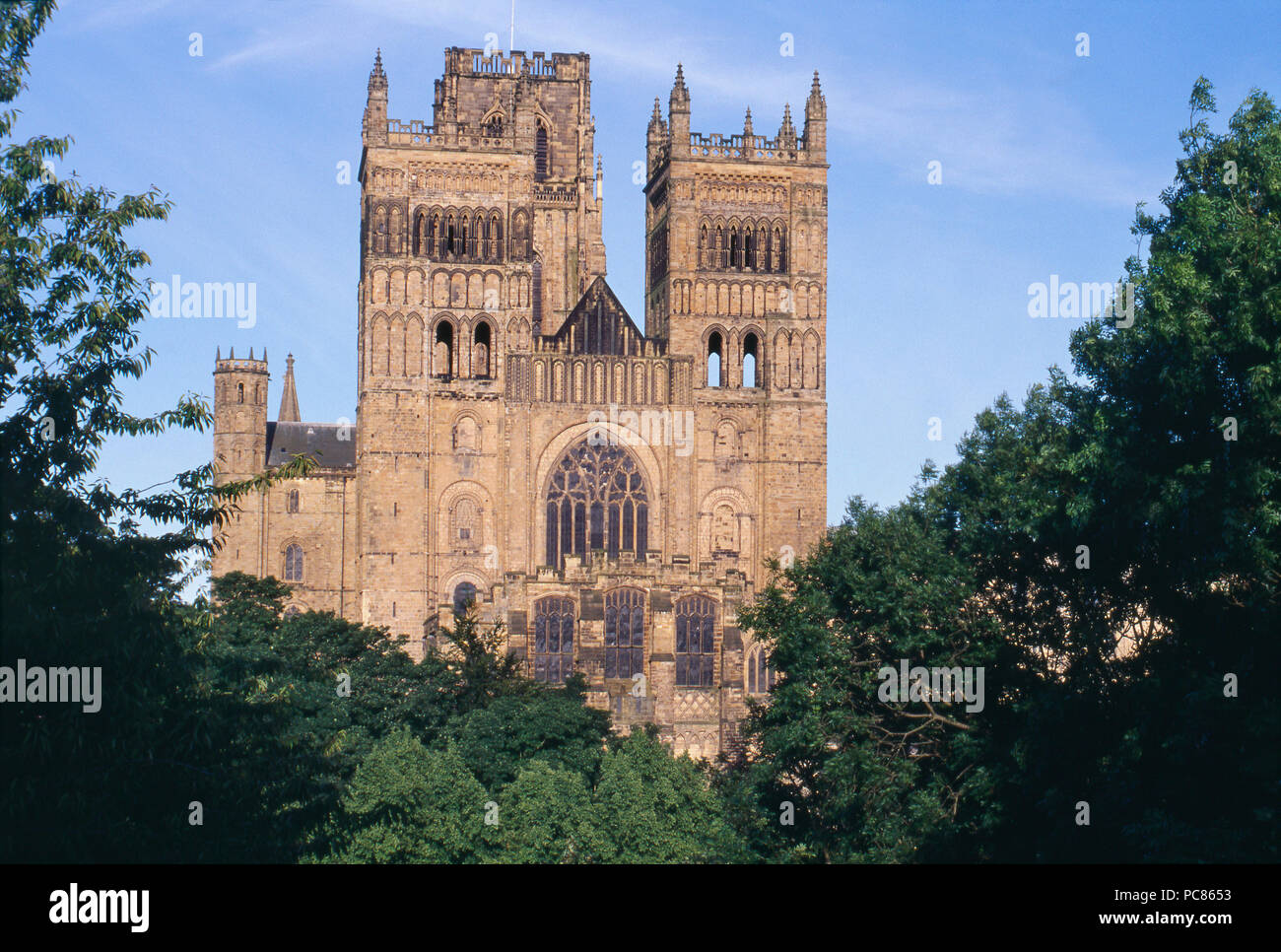 La Cattedrale di Durham oltre il Fiume usura, Durham, Inghilterra. Fotografia Foto Stock
