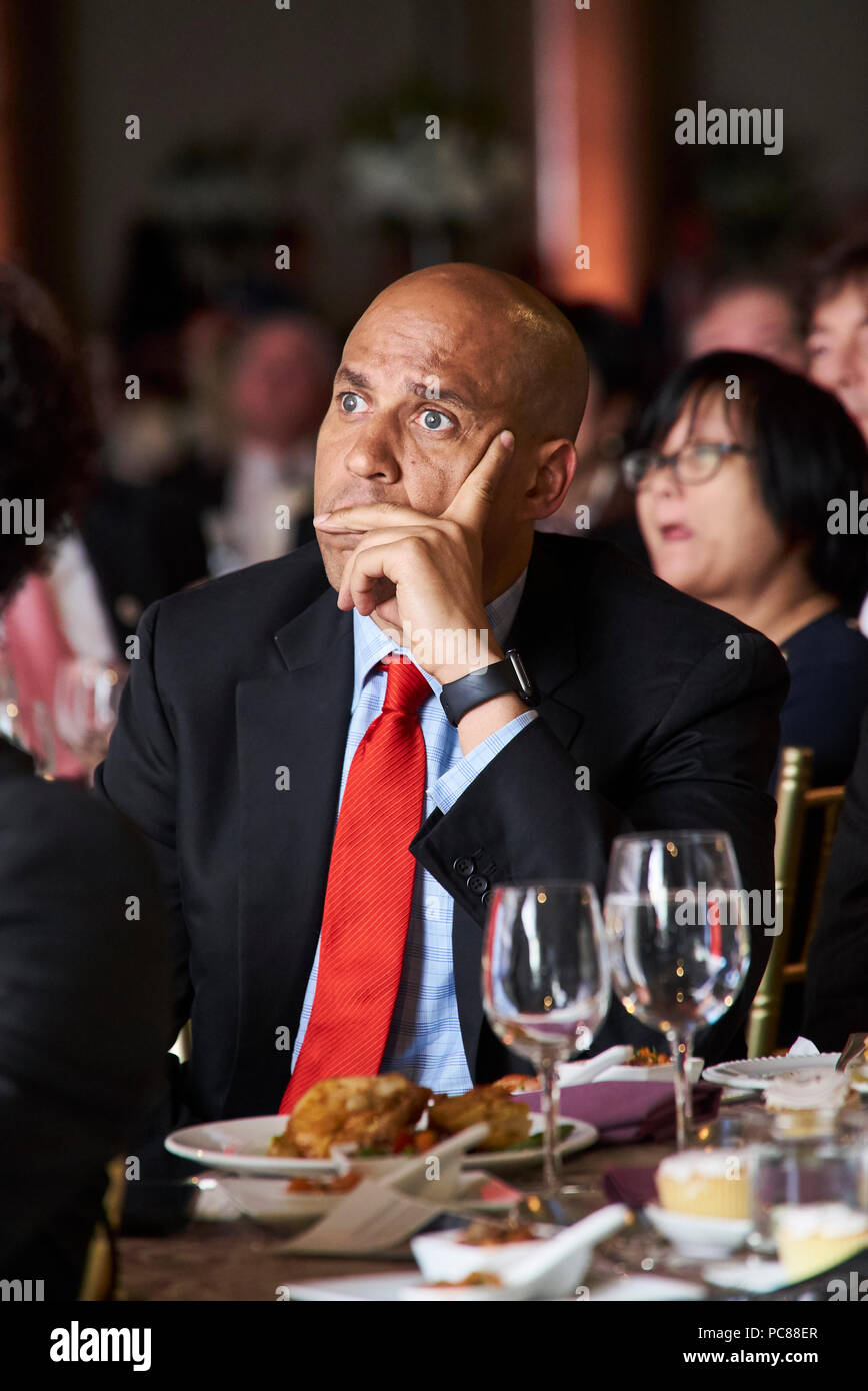 Il senatore Cory Booker dal New Jersey assistendo a una cena di gala al Ristorante Cipriani, Wall Street Foto Stock