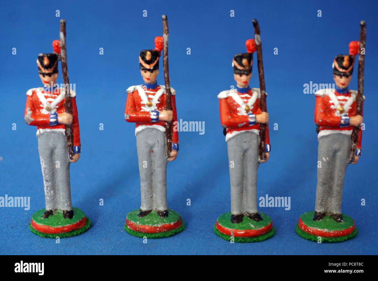 Antico Stagno Piombo Soldatini Napoleone e Wellington Battaglia di Waterloo Set di scacchi pezzi Foto Stock