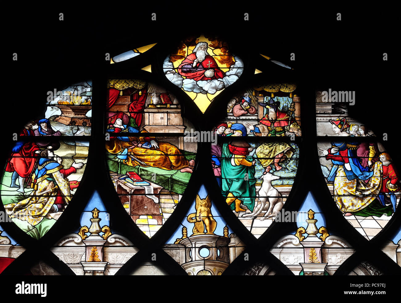 Il sacrificio e di Salomone nel sogno di Gabaon, e a destra la visita della Regina di Saba, vetrate in St Gervais e St Protais Churh a Parigi Foto Stock