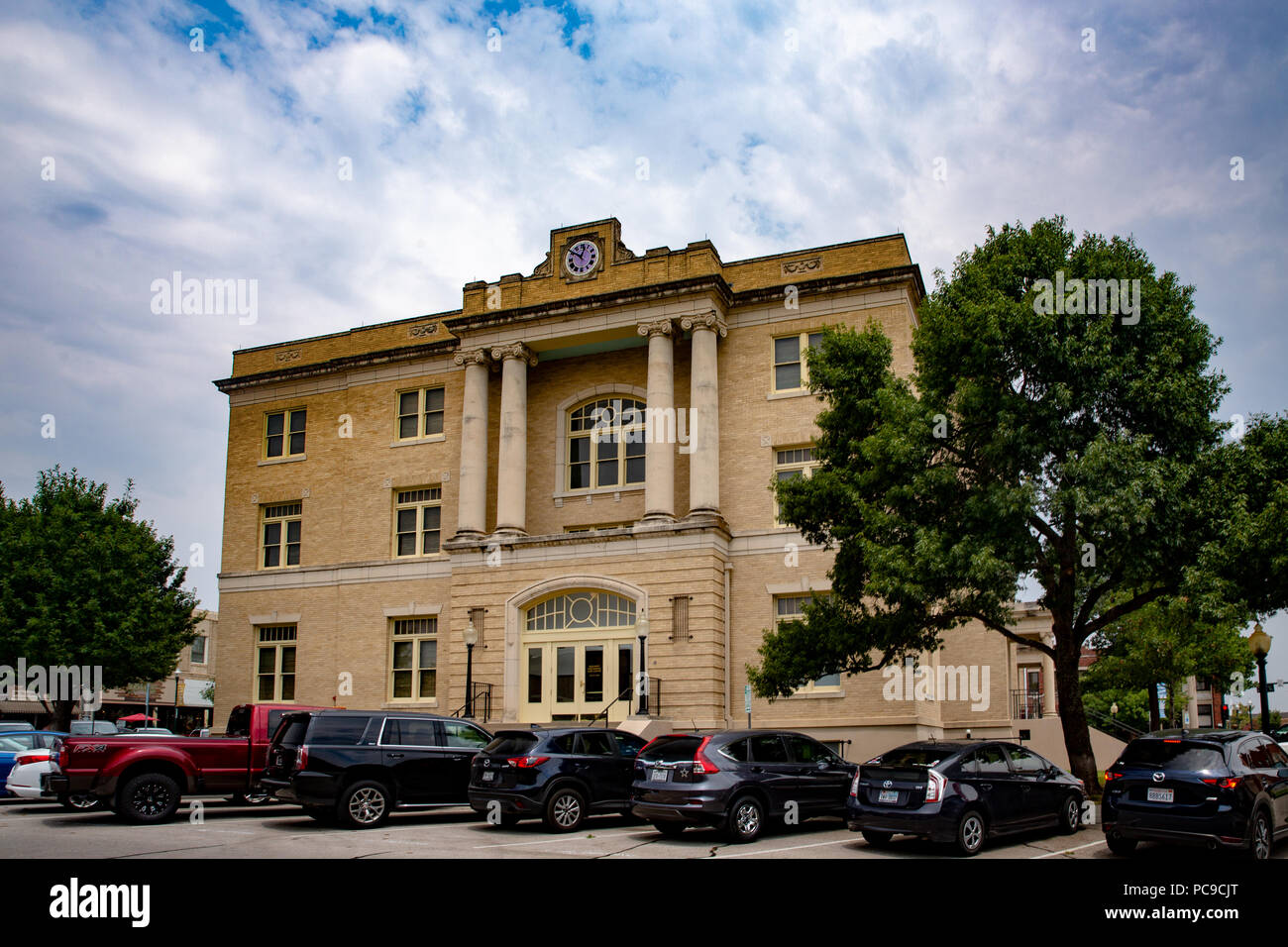Il 1927 Collin County Courthouse in McKinney Texas costruito in stile neoclassico stile Revival. Foto Stock