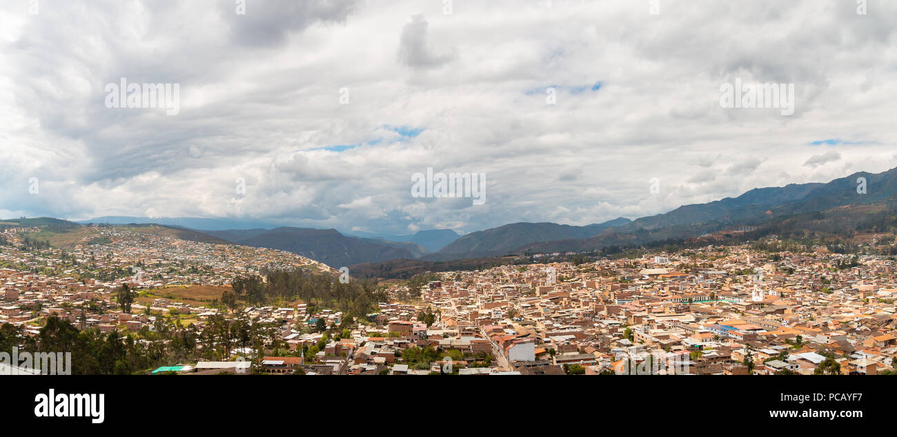 Chachapoyas città capoluogo di provincia di Amazonas nel nord del Perù. Foto Stock