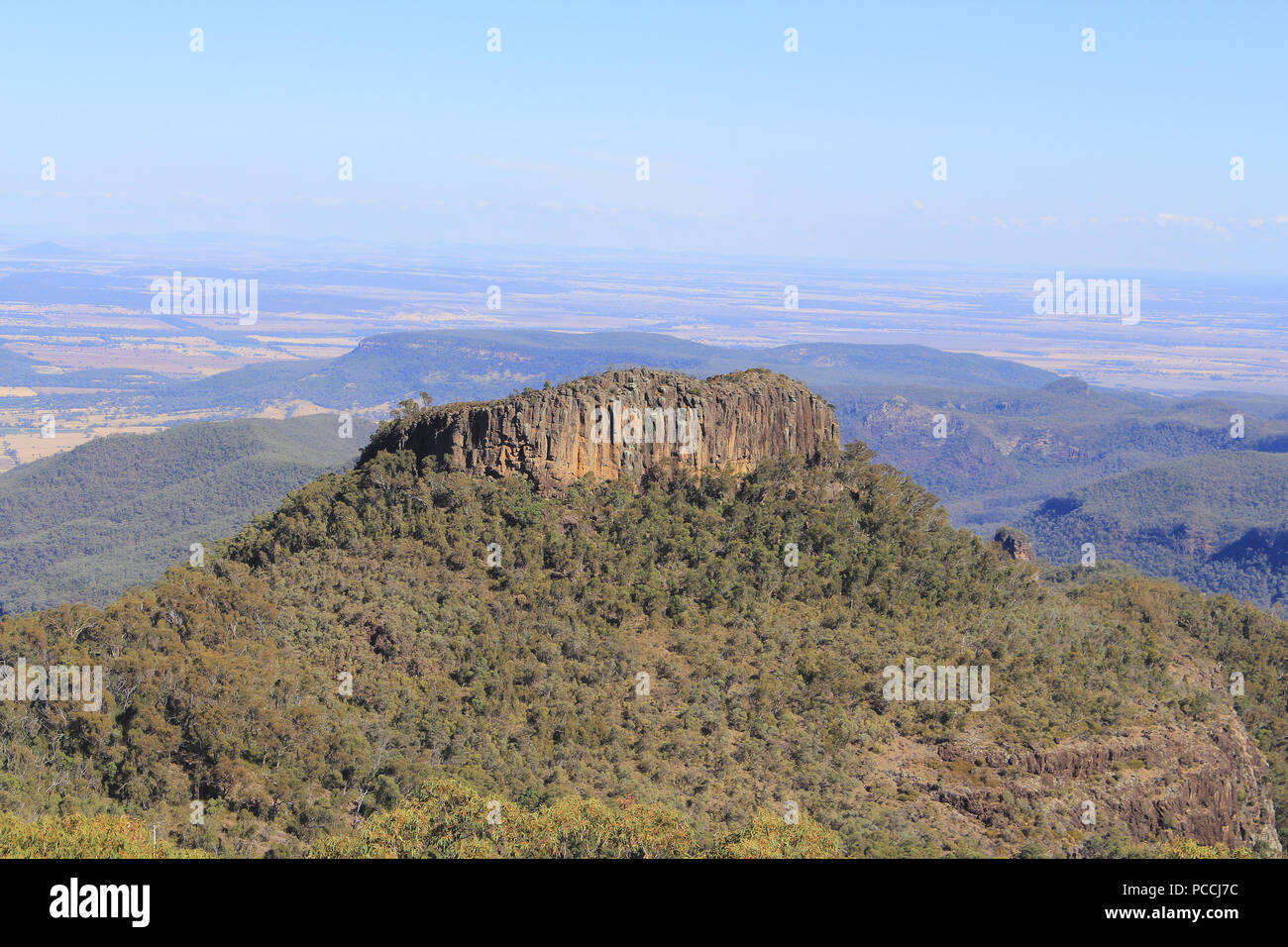Le magnifiche vedute di Euglah Rock & la regione nord-ovest del Nuovo Galles del Sud, Australia da Doug Sky Lookout, Mt Kaputar. Foto Stock