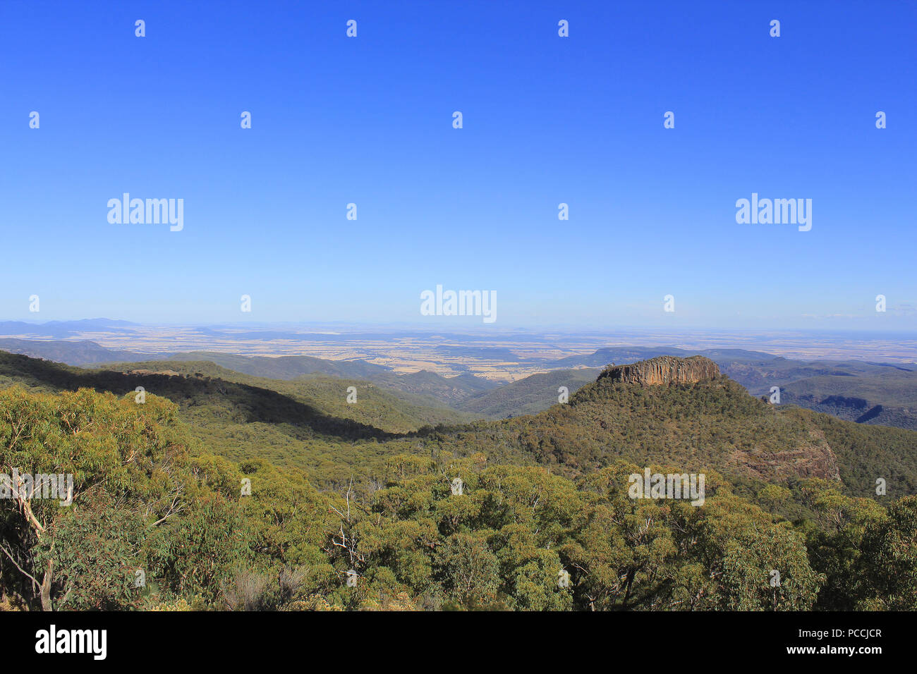 Le magnifiche vedute di Euglah Rock & la regione nord-ovest del Nuovo Galles del Sud, Australia da Doug Sky Lookout, Mt Kaputar. Foto Stock