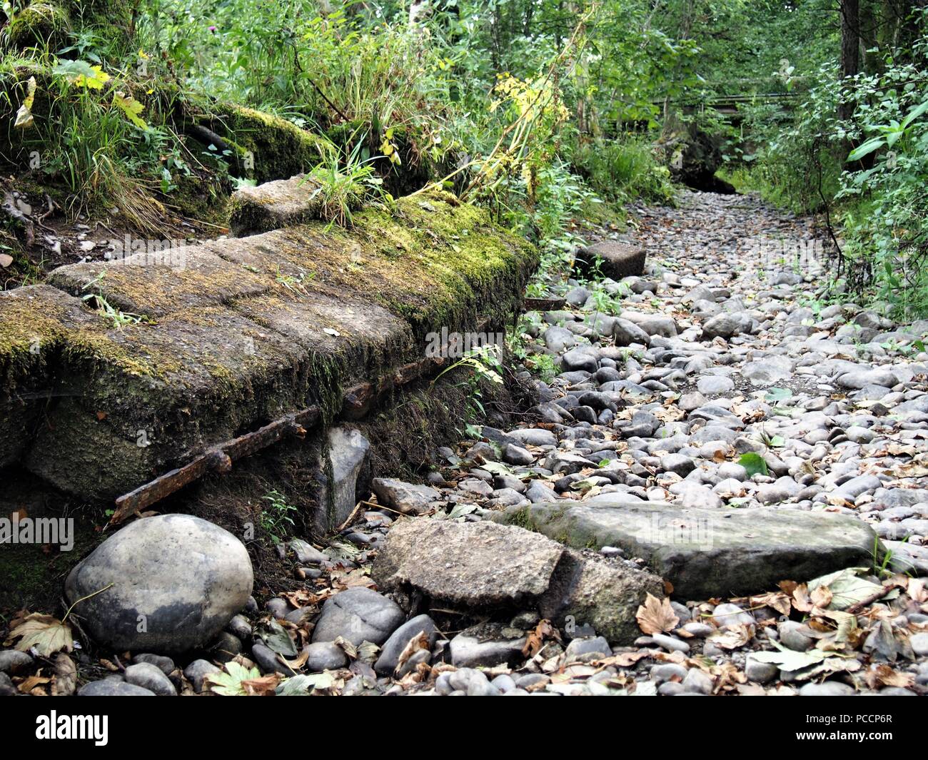 Derelitti Mill Race dal fiume Derwent, Cleveland, Regno Unito Foto Stock