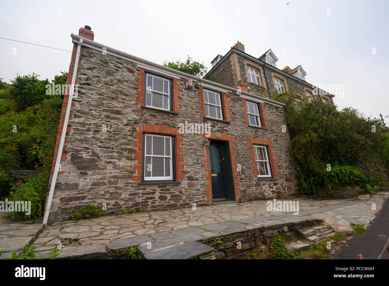 Cottage su Port Isaac. Utilizzato come location per la chirurgia in ITV visualizza Doc Martin. Foto Stock