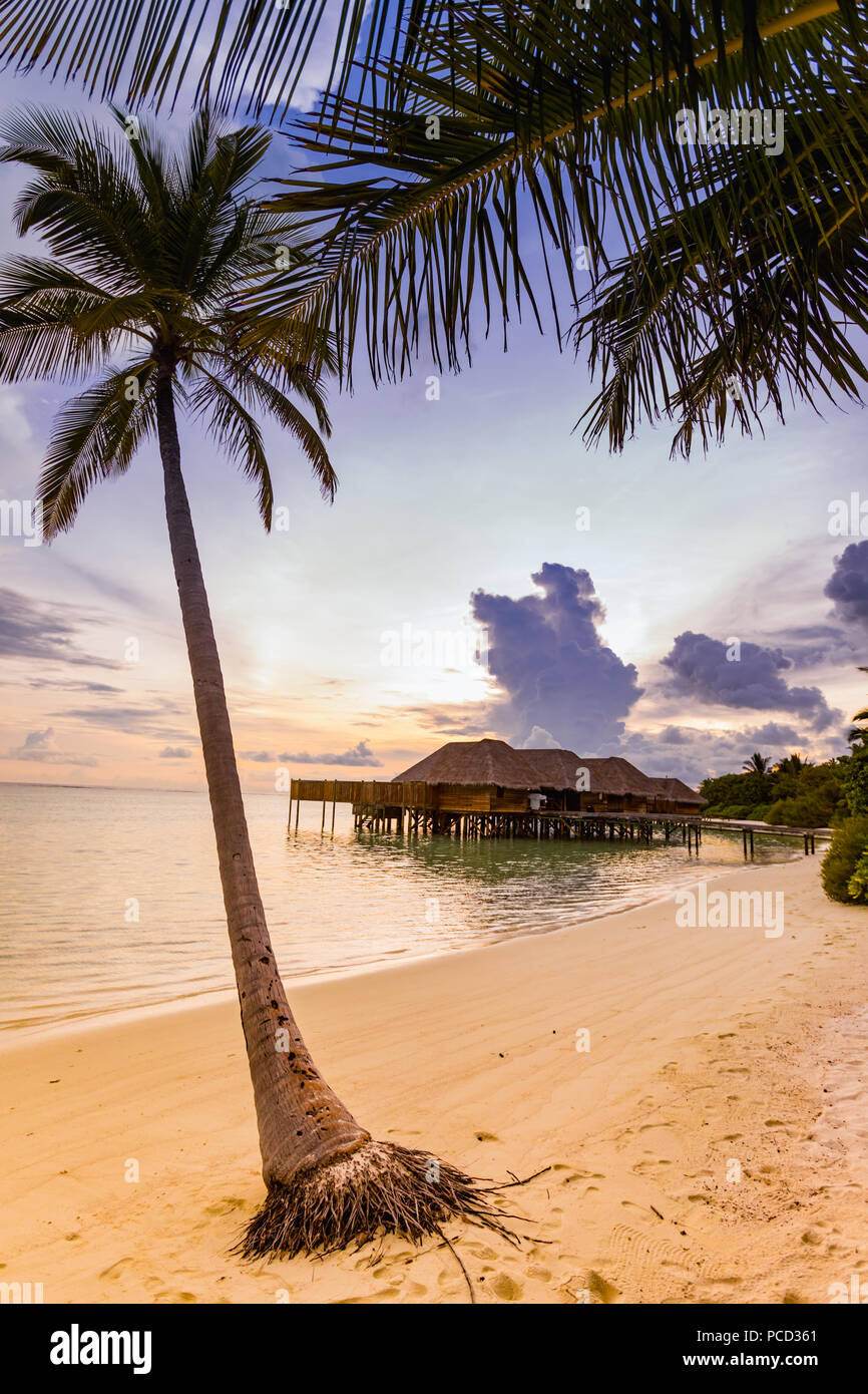 Uno splendido scenario del Conrad Maldives Rangali Island, Maldive, Oceano Indiano, Asia Foto Stock