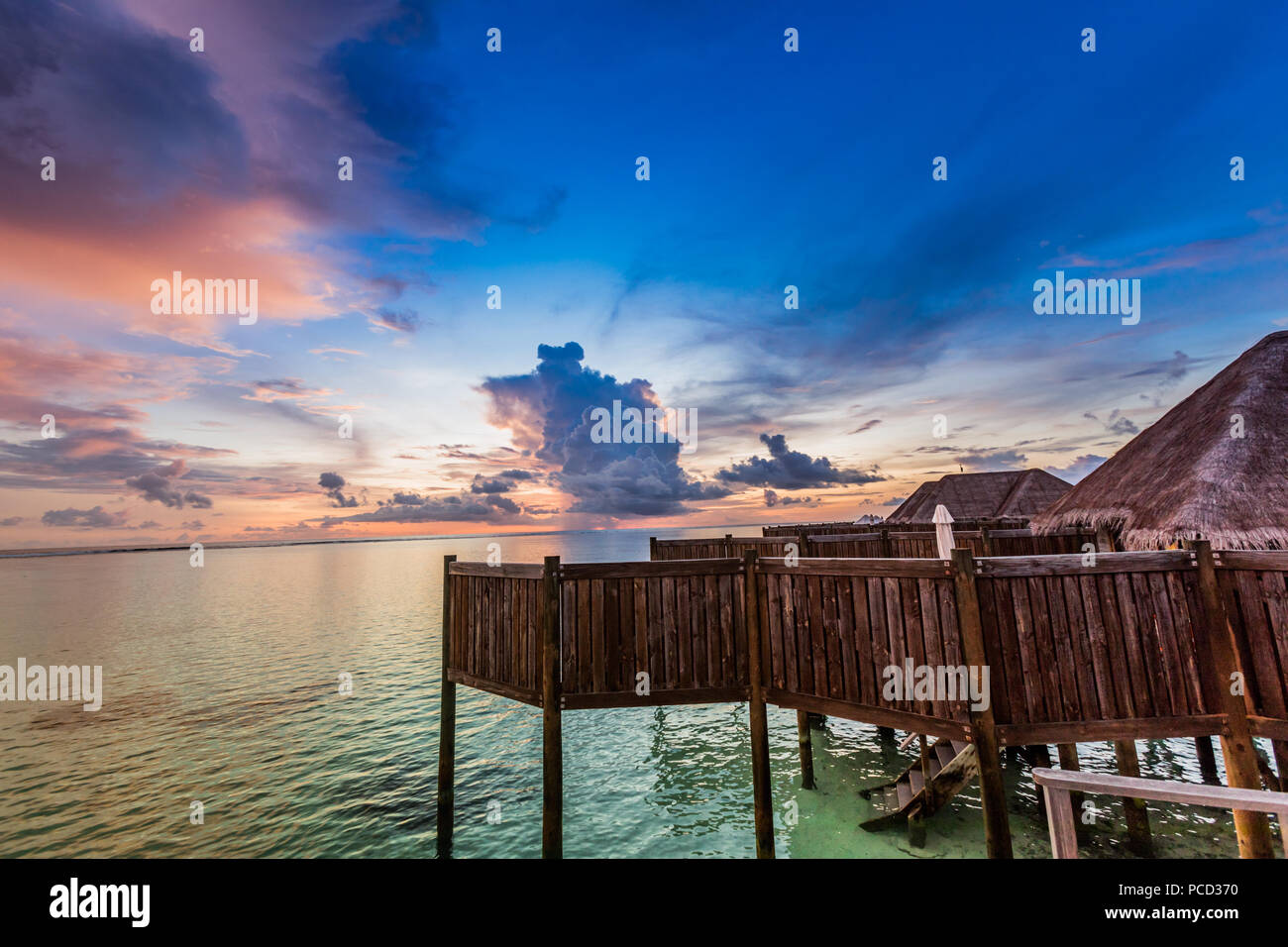 Uno splendido scenario del Conrad Maldives Rangali Island, Maldive, Oceano Indiano, Asia Foto Stock