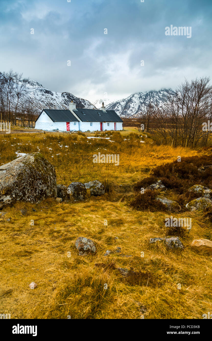 Tempesta di neve e Blackrock Cottage, Glencoe, regione delle Highlands, Scotland, Regno Unito, Europa Foto Stock