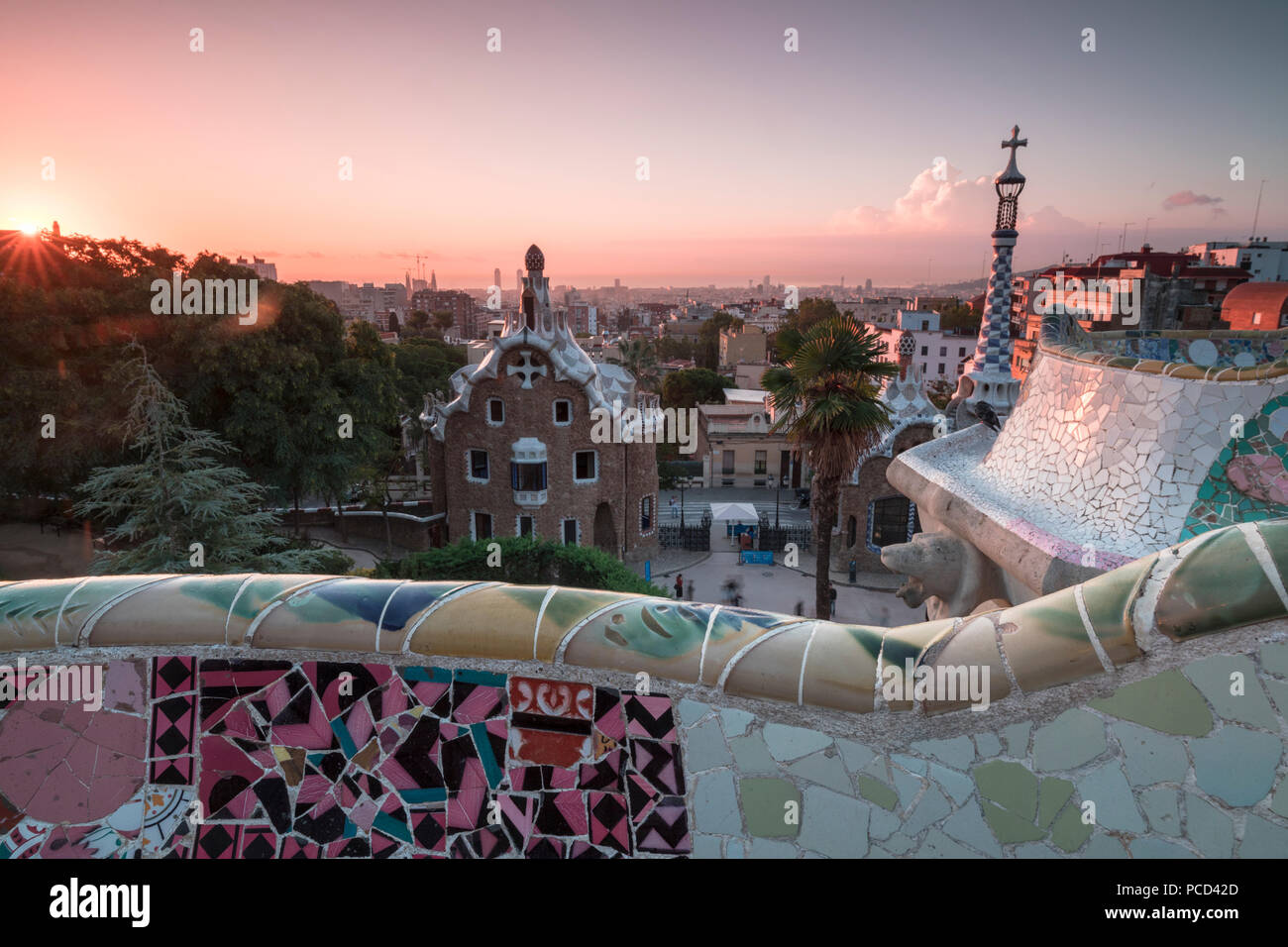 Dettagli di Antoni Gaudì architettura nel Parco Guell, Sito Patrimonio Mondiale dell'UNESCO, Barcellona, in Catalogna, Spagna, Europa Foto Stock