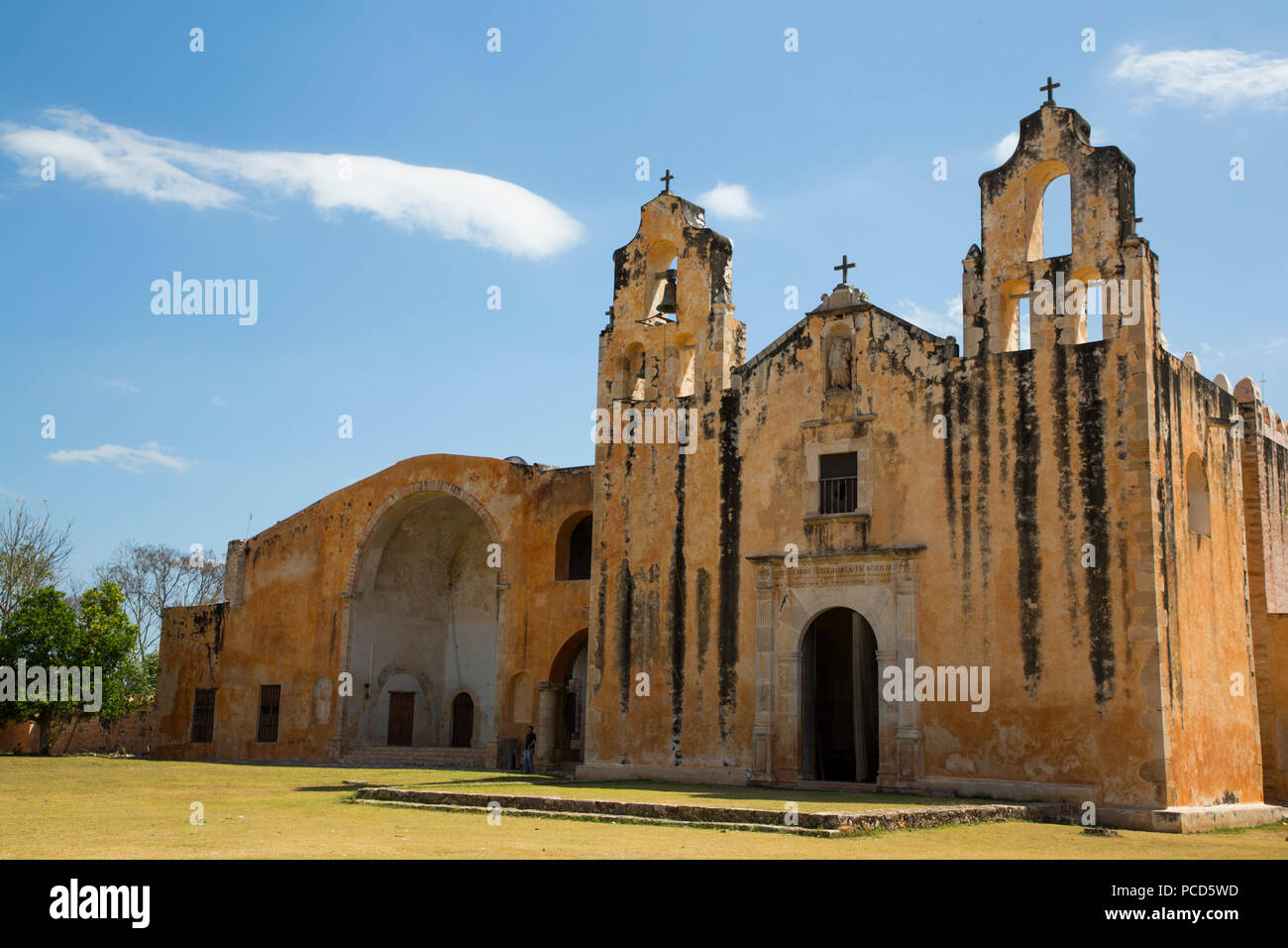 Ex convento di San Miguel Arcangel, fondata 1541 Annuncio, percorso dei conventi, Mani dello Yucatan, Messico, America del Nord Foto Stock