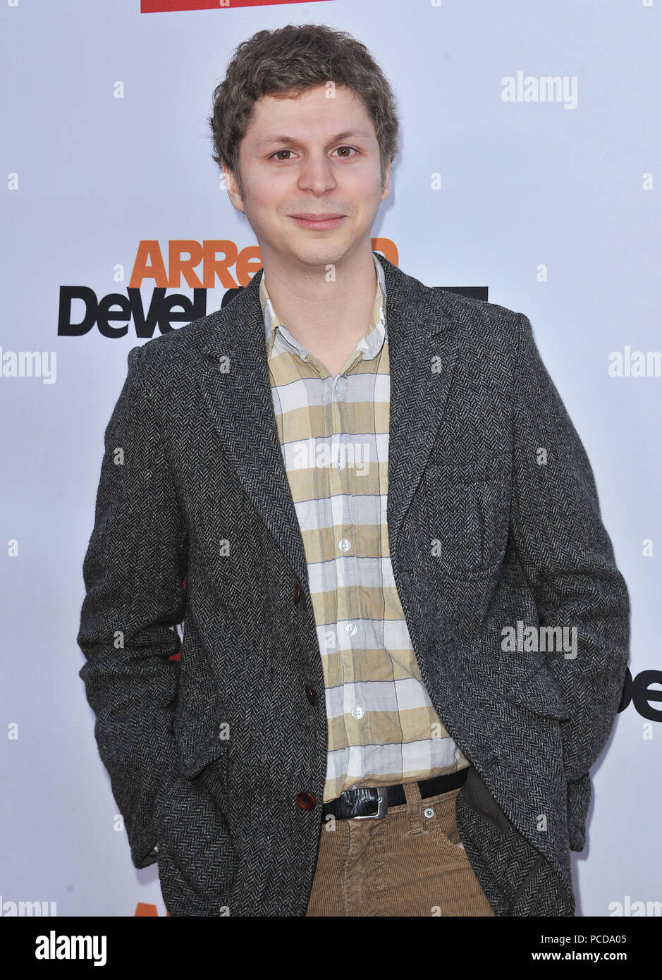 Michael Cera di arrivare al Arrestato lo sviluppo di Premiere presso la leva TCL Chinese Theatre di Los Angeles.Michael Cera 153 ------------- Red Carpet Event, verticale, STATI UNITI D'AMERICA, industria cinematografica, celebrità, fotografia, Bestof, arte cultura e intrattenimento, Topix celebrità moda / Verticale, meglio di, evento nella vita di Hollywood - California, moquette rossa e dietro le quinte, USA, industria cinematografica, celebrità, movie celebrità, personaggi televisivi, musica celebrità, fotografia, Bestof, arte cultura e intrattenimento, Topix, tre quarti, verticale, una persona, dall'anno , 2013, inchiesta tsuni@Gamma-USA.com Foto Stock