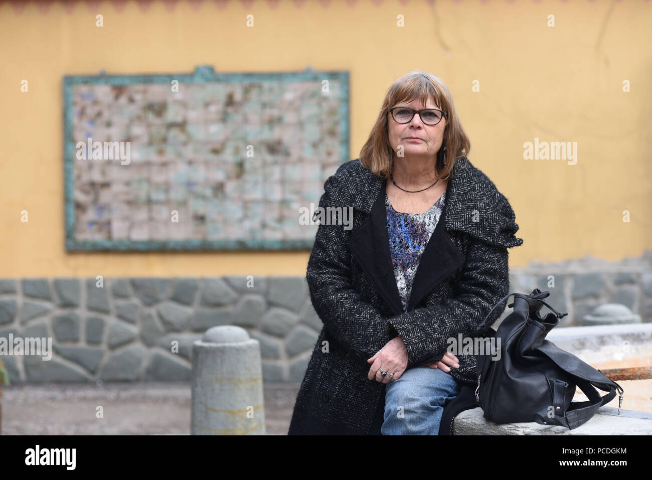 Febbraio 7, 2017 - Tende, Francia: Ritratto di Claudine Avram, un attivista dal 'Roya Citoyenne' la carità che aiuta gli immigrati che arrivano nella valle della Roya, che cercano di entrare in Francia. Portrait de Claudine Avram, militante a l'associazione Roya Citoyenne qui vient en Aide aux migranti. *** La Francia / NESSUNA VENDITA A MEDIA FRANCESI *** Foto Stock