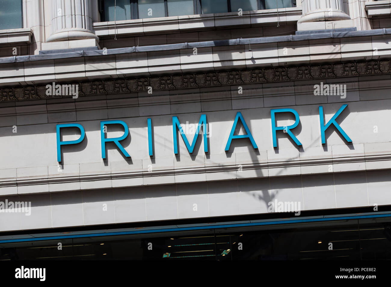 LONDON, Regno Unito - 31 luglio 2018: Primark negozio di abbigliamento anteriore su Oxford Street nel centro di Londra. Foto Stock