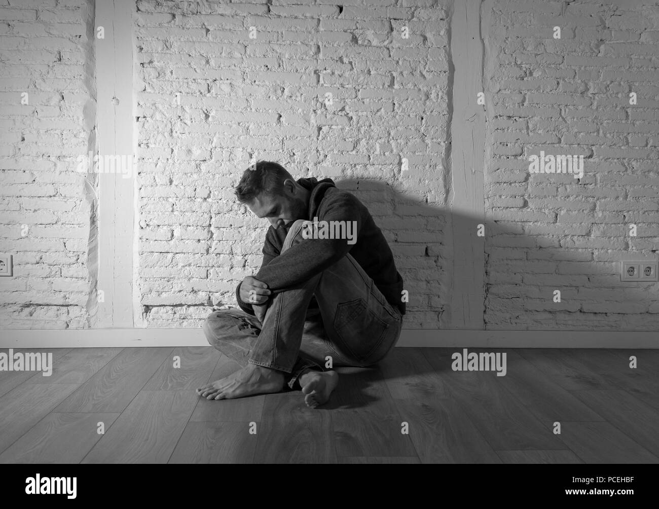 Lonely Man sofferenti di depressione Foto Stock