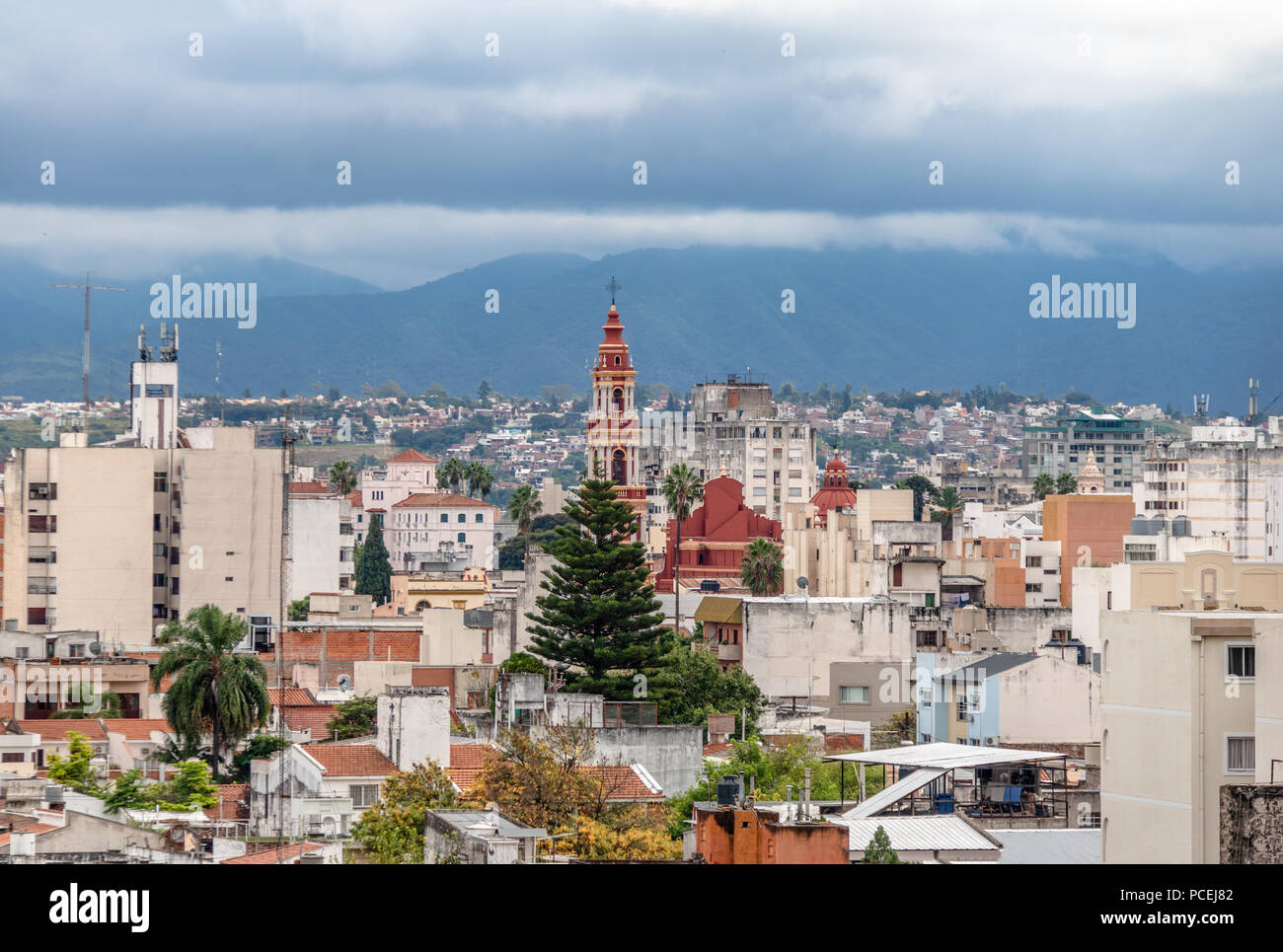 Vista aerea della città di Salta e la chiesa di San Francisco - Salta Argentina Foto Stock