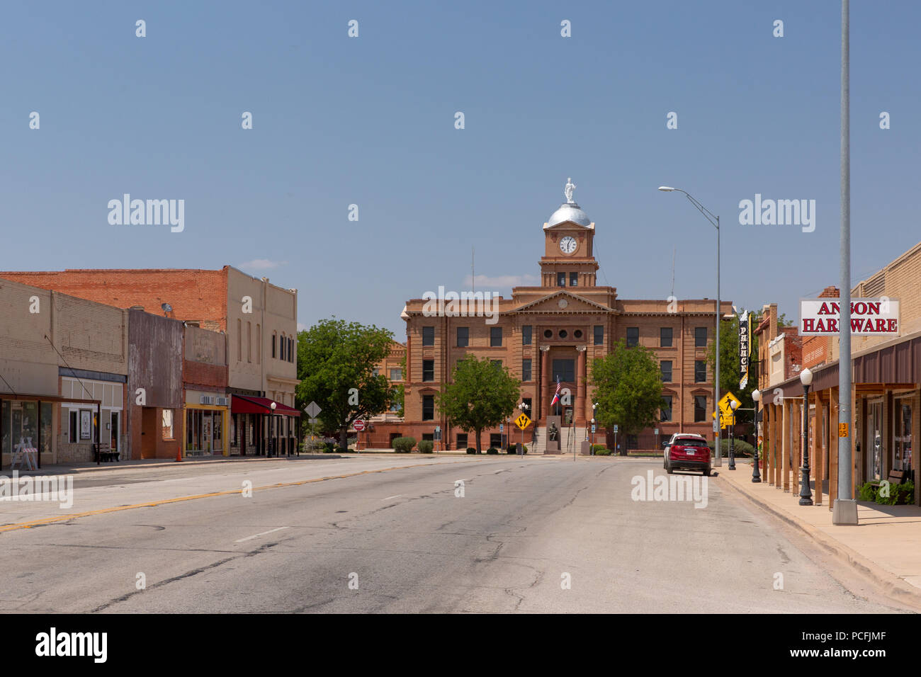 Jones County Courthouse in Anson Texas visto da commerciali Ave. Foto Stock