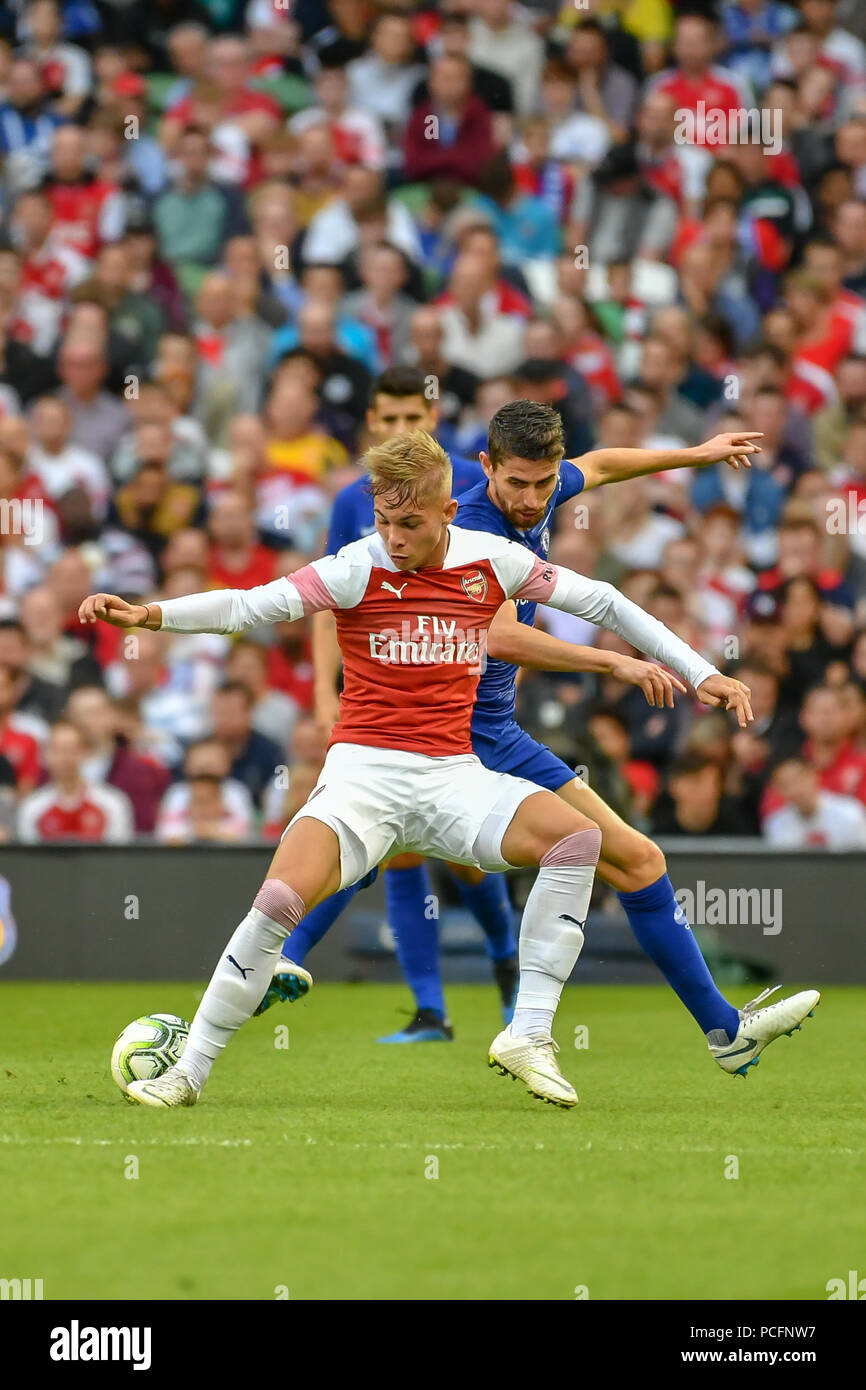 Dublino, Irlanda. 1 agosto, 2018. Emile Smith Rowe di Arsenal tiene fuori Alvaro appartamento Morata del Chelsea durante il Chelsea v Arsenal International Champions Cup in Aviva Stadium. Credito: Ben Ryan SOPA/images/ZUMA filo/Alamy Live News Foto Stock