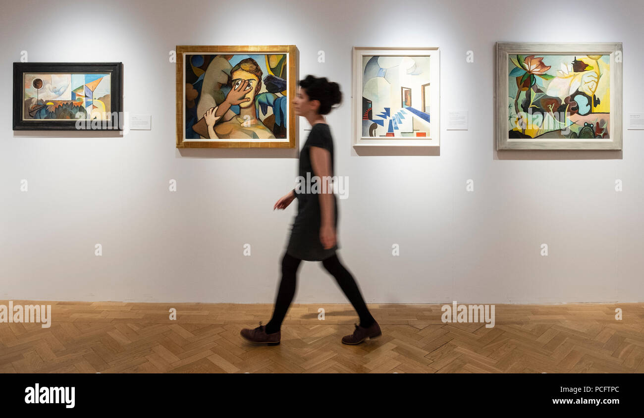 Edimburgo, Scozia, Regno Unito; il 2 agosto, 2018. Dipinti di Edwin G. Lucas in anteprima del nuovo spettacolo al City Art Centre di Edimburgo Edwin G. Lucas (1911-1990) è stato uno dei più singolari pittori scozzese del XX secolo. Nato e cresciuto a Edimburgo, ha incanalato l'influenza del surrealismo nel suo lavoro, coltivando un originale e immaginifico stile di pittura durante il 1940s e 50s che lo mise a prescindere dai suoi contemporanei. Oggi, tuttavia, egli è praticamente sconosciuto. Credito: Iain Masterton/Alamy Live News Foto Stock