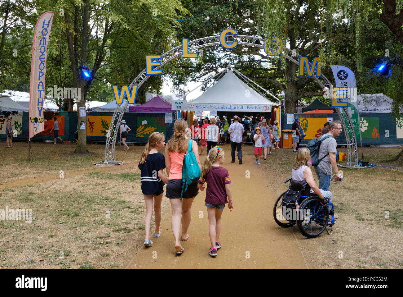 Cambridge, Regno Unito. Il 2 agosto, 2018. I partecipanti del Festival per il giorno di apertura del Festival del Folk di Cambridge. Richard Etteridge / Alamy Live News Foto Stock