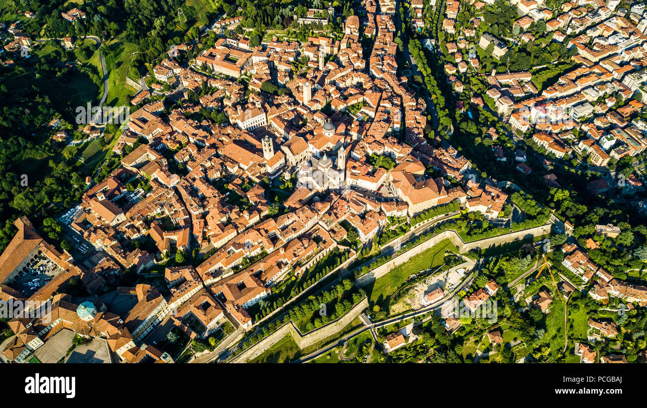 Città Alta o Città Alta, antica città murata di Bergamo, Italia Foto Stock